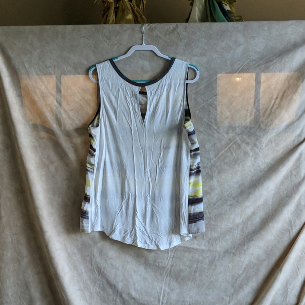 Tank top - Picture 2 of 3